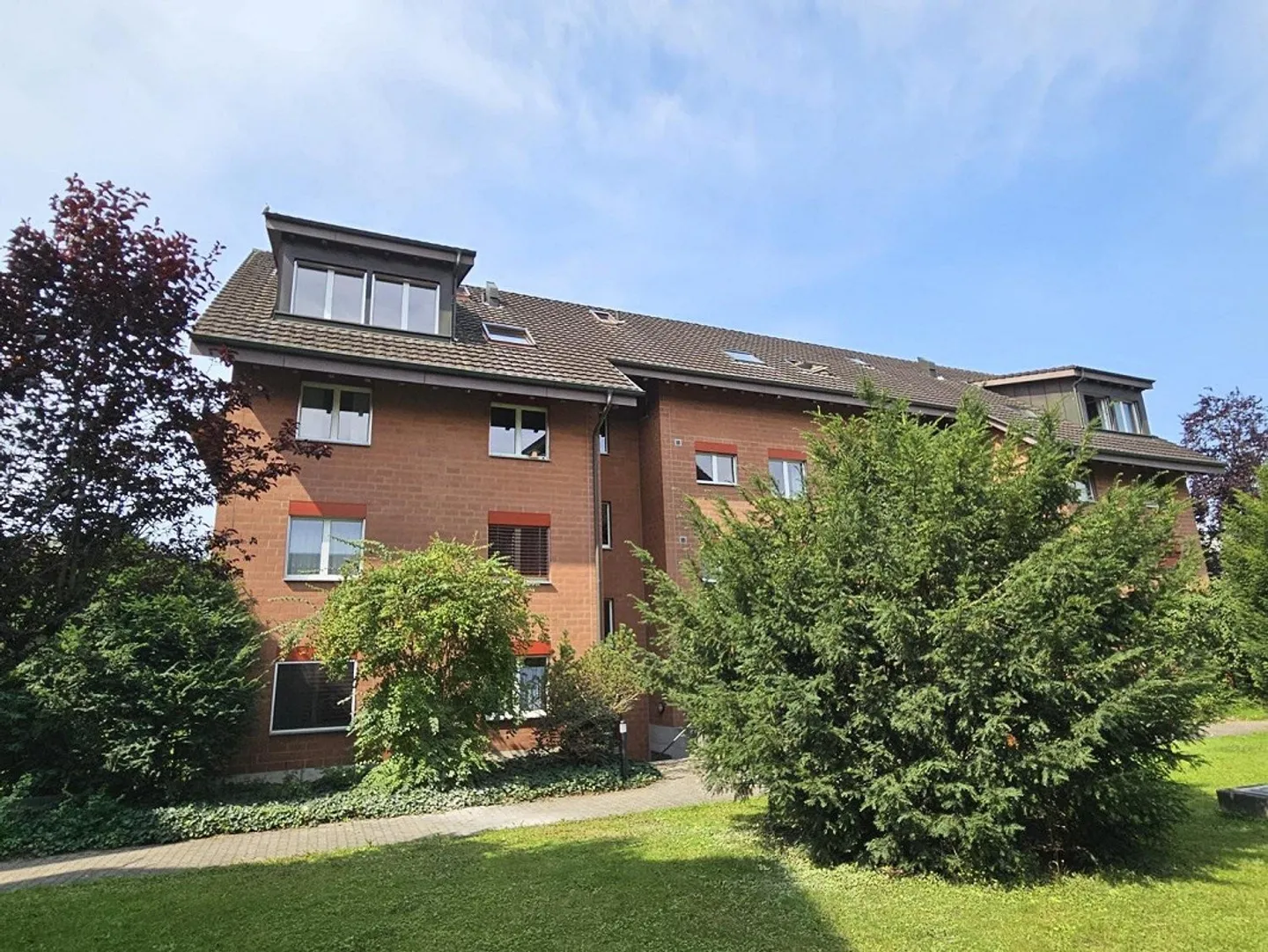 4-room apartment in a family-friendly environment. - Photo 1 of 7
