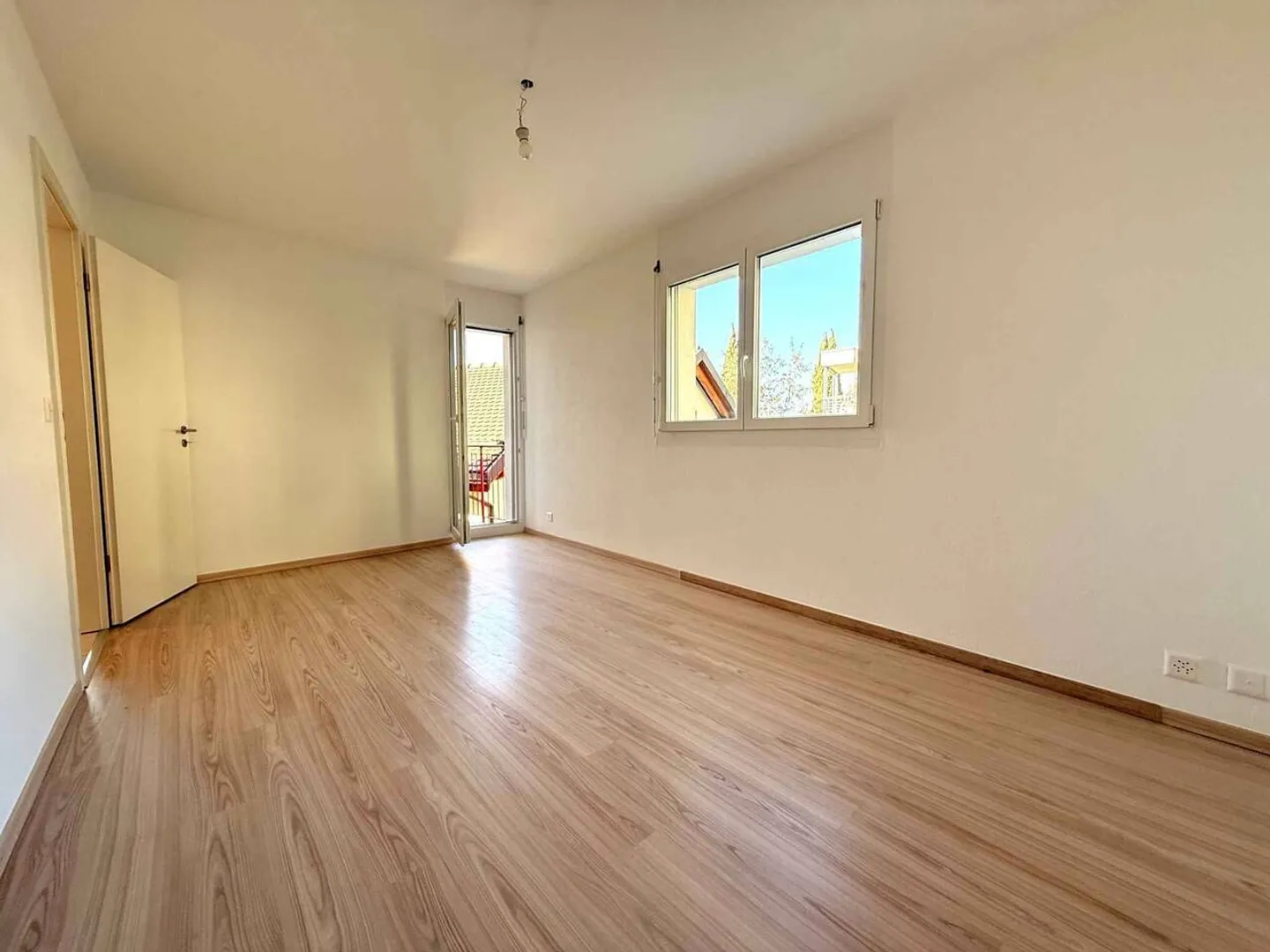 Incantevole appartamento di 3.5 locali con vista lago - Foto 5 di 9