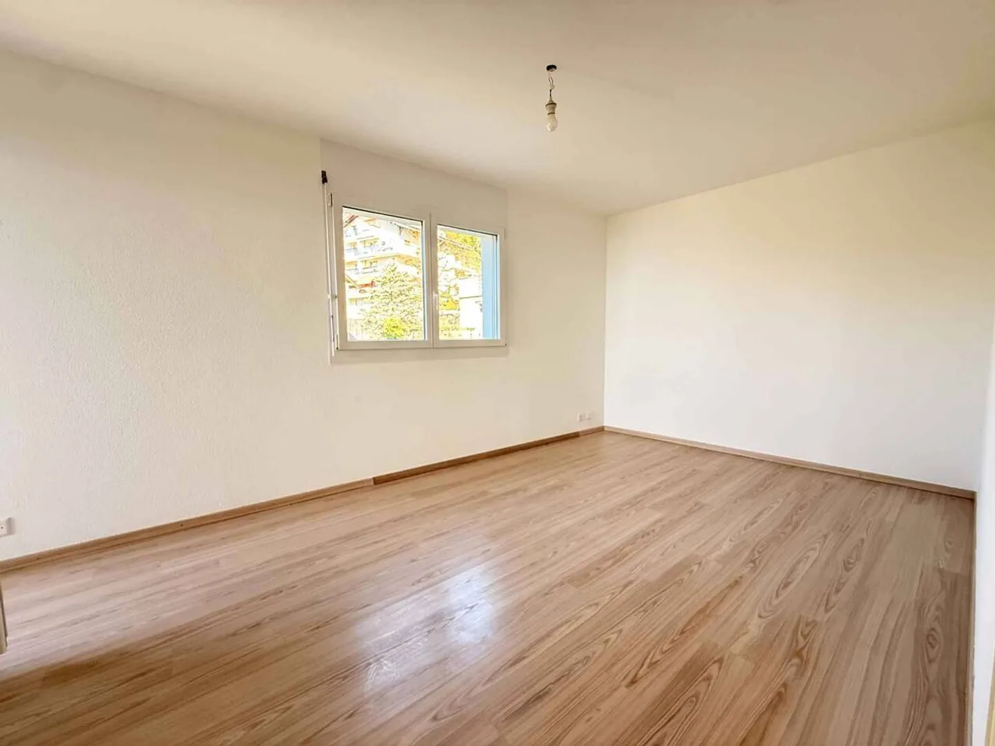 Incantevole appartamento di 3.5 locali con vista lago - Foto 6 di 9