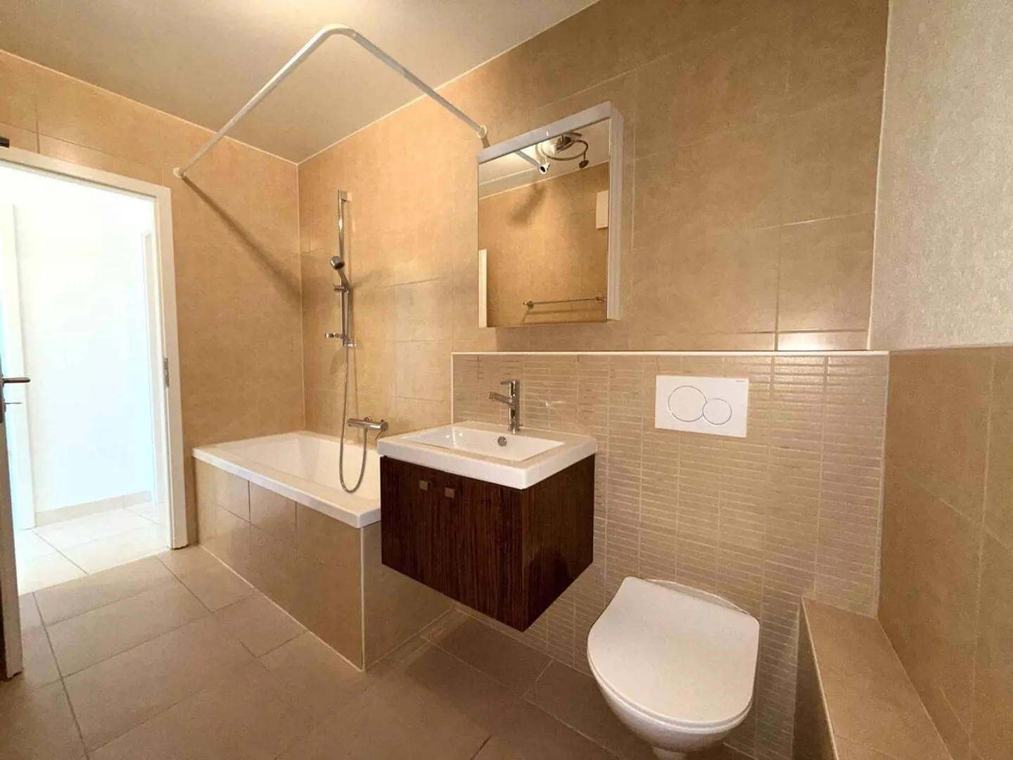 Incantevole appartamento di 3.5 locali con vista lago - Foto 8 di 9