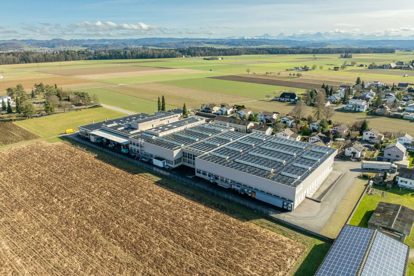 Ampia area industriale e commerciale con usi diversi... - Foto 1 di 8