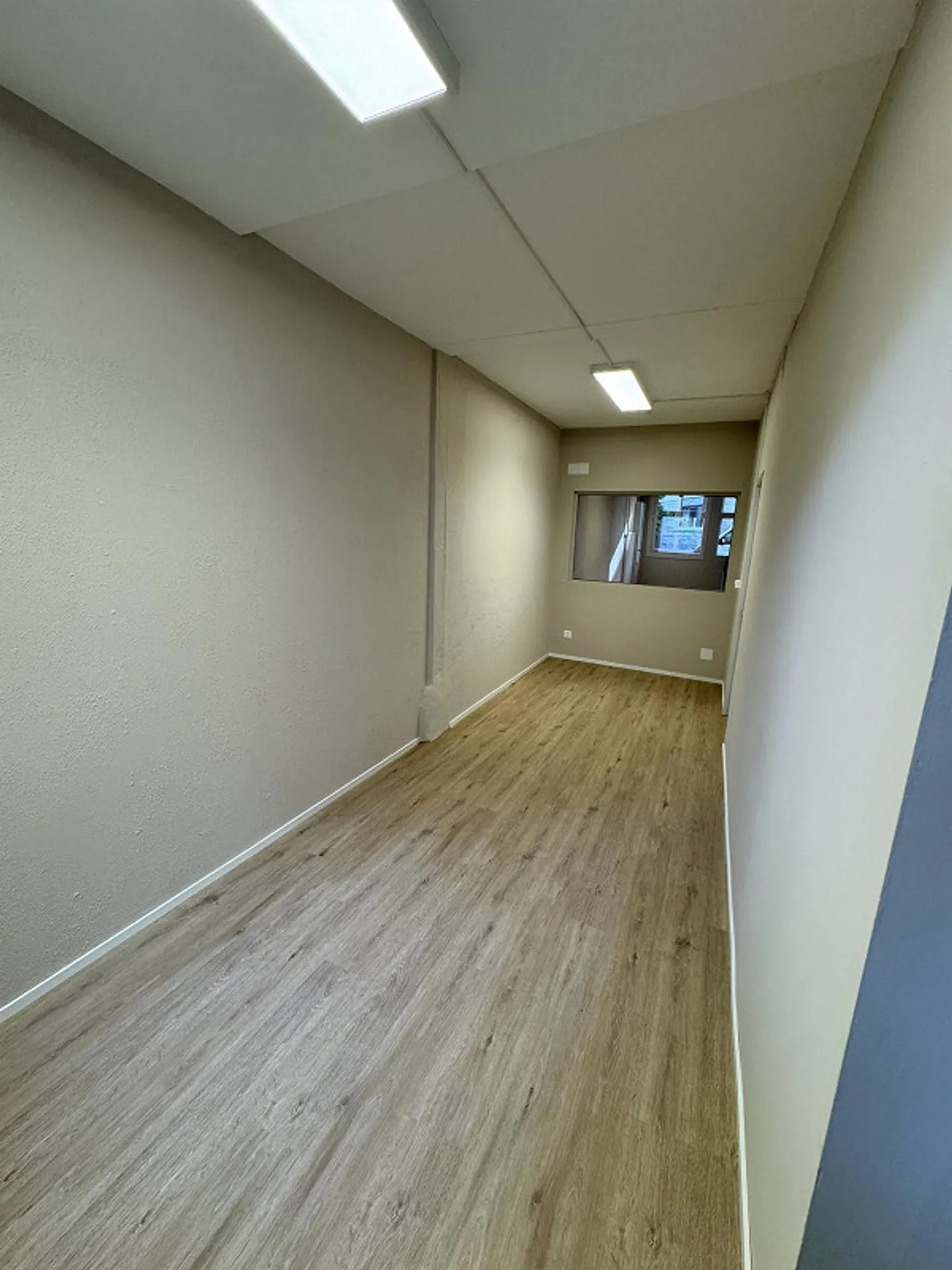 Charming Retail Space in the Old Town - Photo 6 of 10