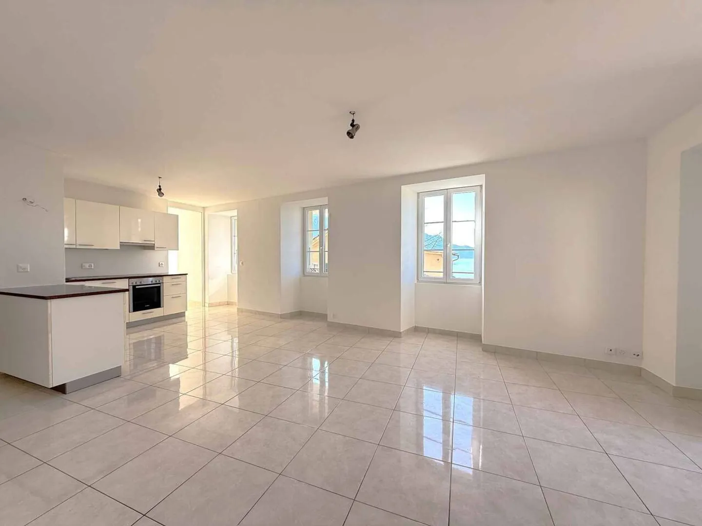 Incantevole appartamento di 3.5 locali con vista lago - Foto 2 di 9