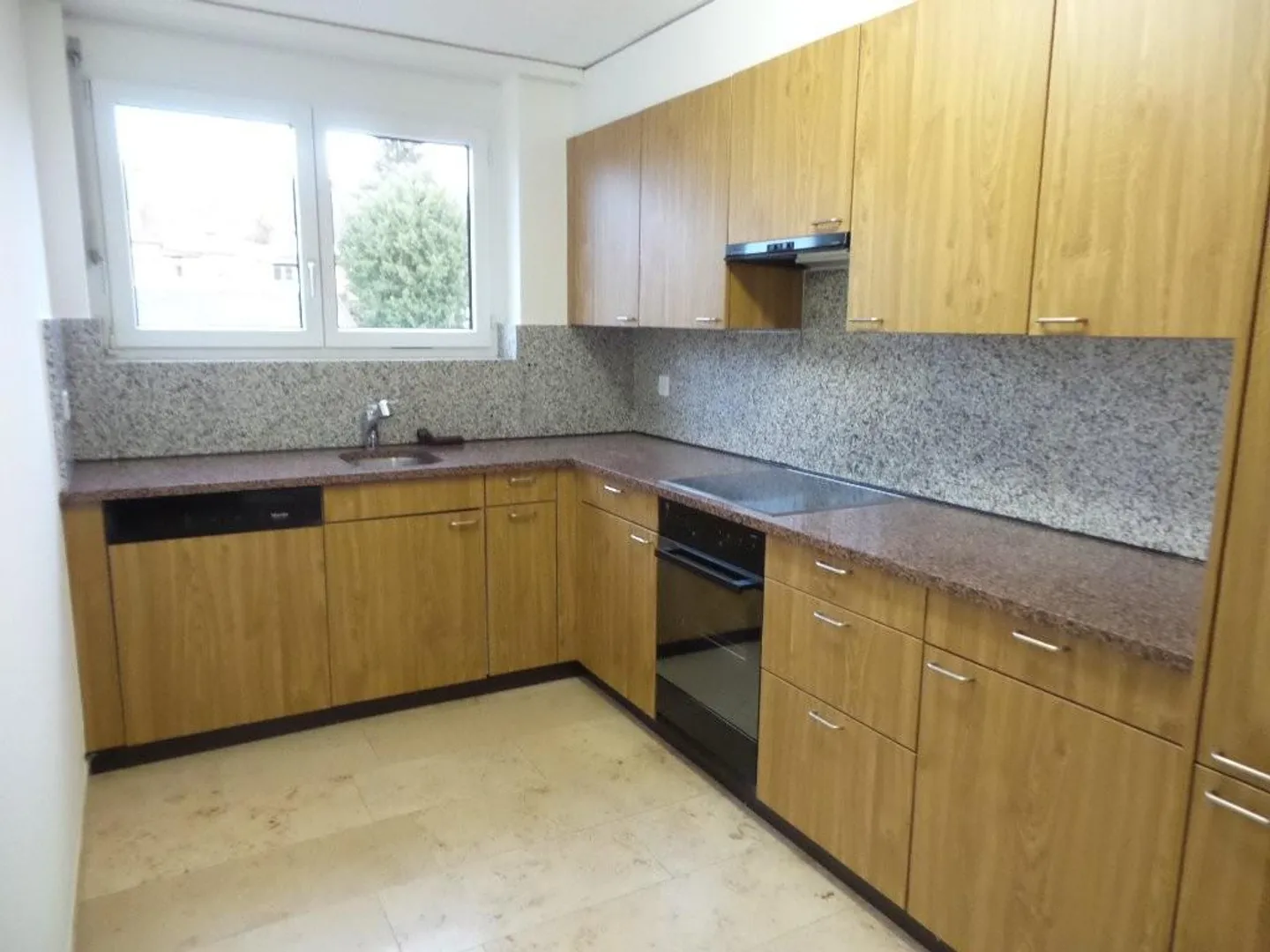 4-room apartment in a family-friendly environment. - Photo 2 of 7