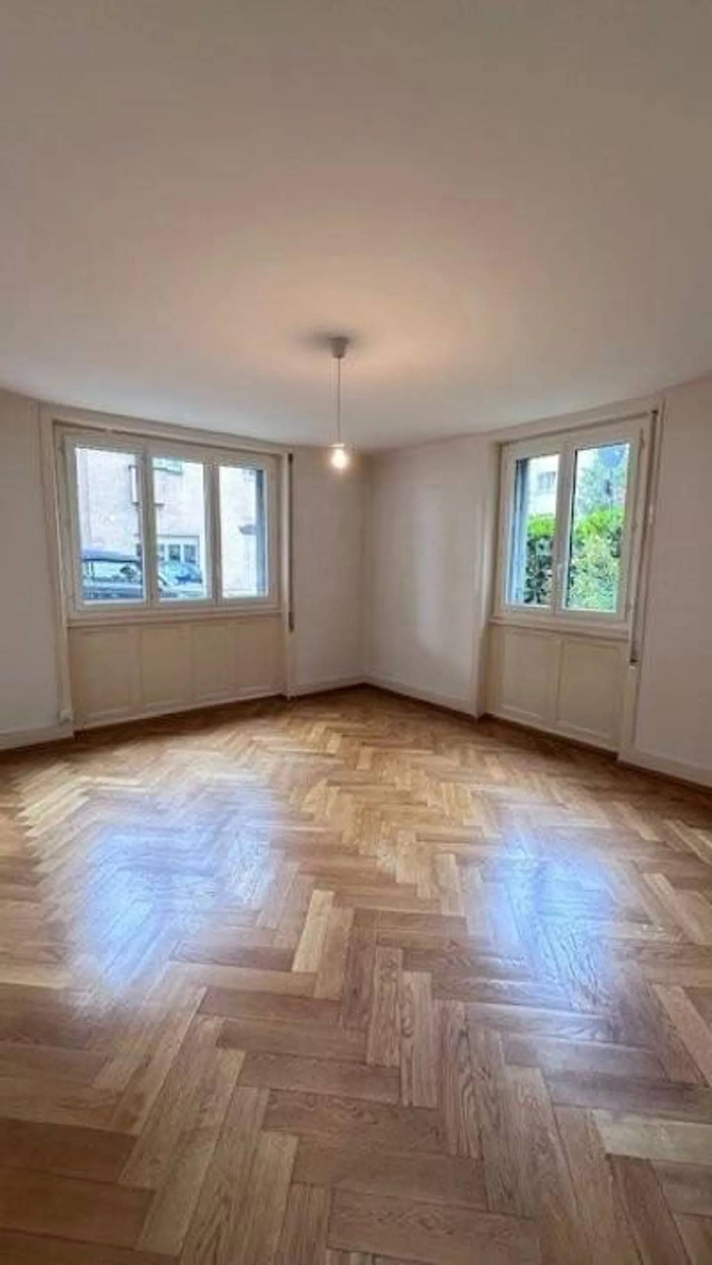 Studio in Av. de Cour! - Foto 4 di 5