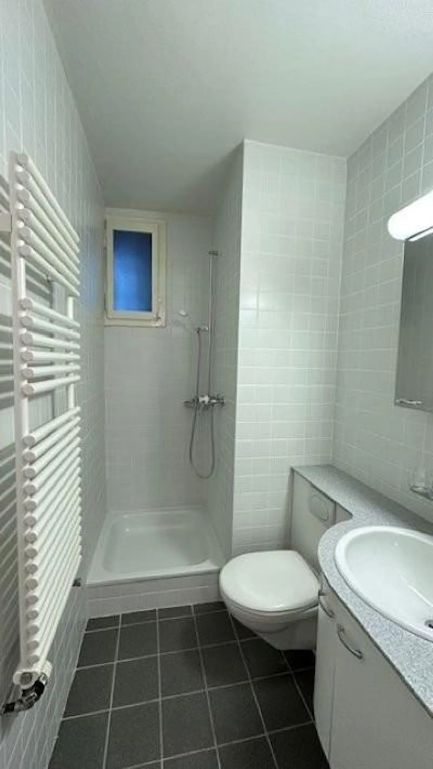 Studio in Av. de Cour! - Foto 5 di 5