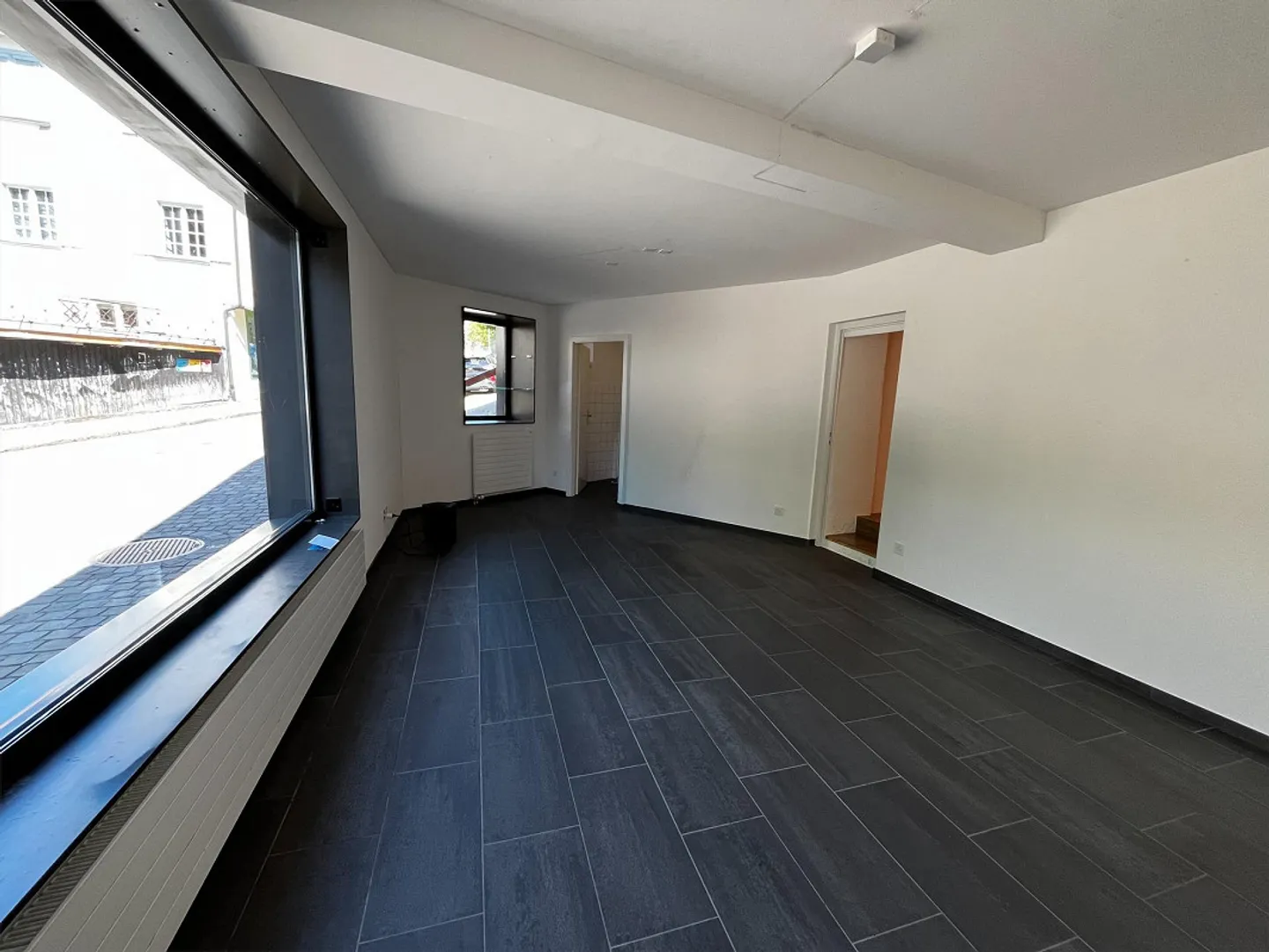 Spazio commerciale affascinante nel quartiere del monastero - Foto 3 di 7