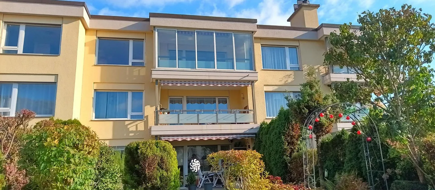 Ampio appartamento soleggiato con vista - Foto 7 di 9