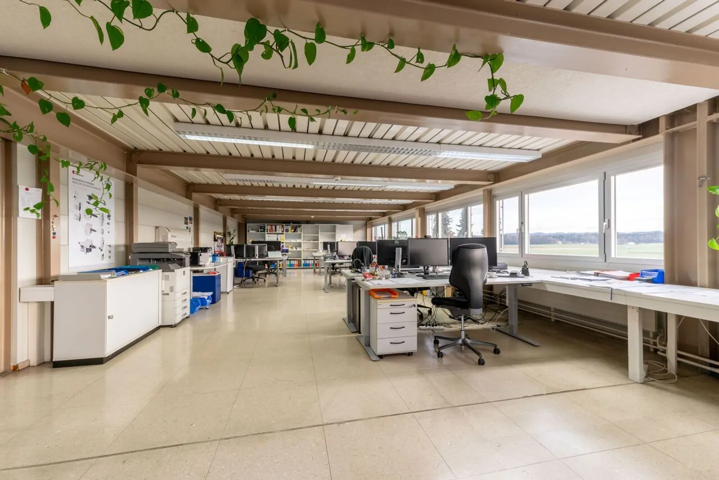 Ampia area industriale e commerciale con usi diversi... - Foto 5 di 8