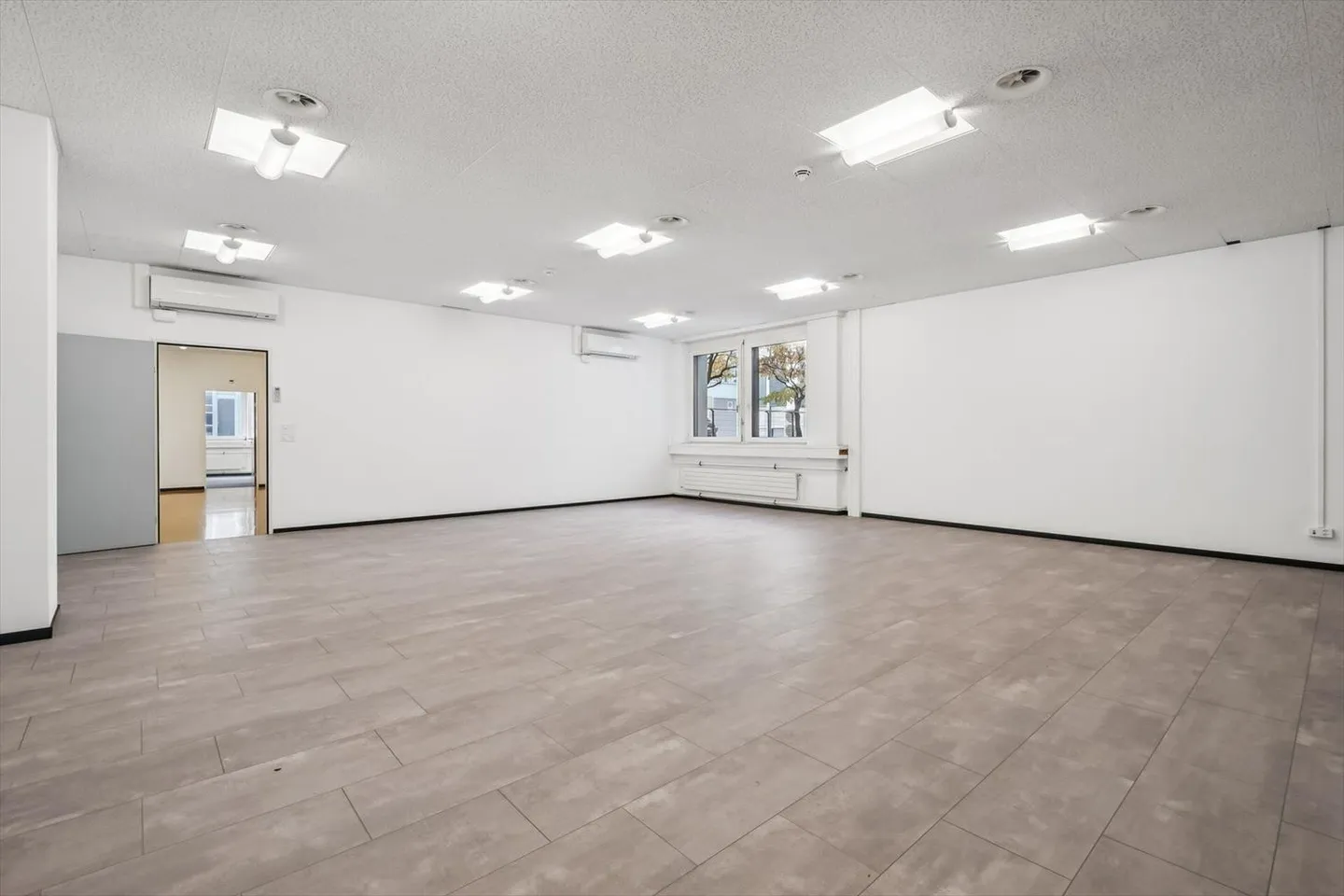 Office - Photo 2 of 13