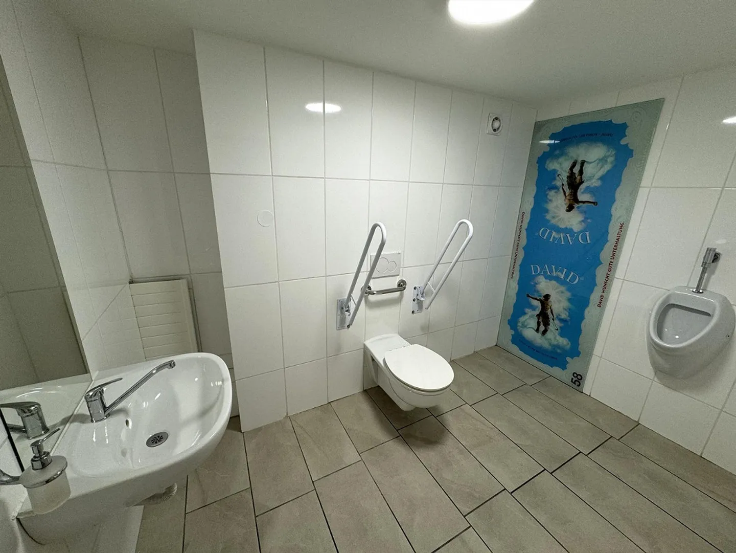 Charming Retail Space in the Old Town - Photo 9 of 10