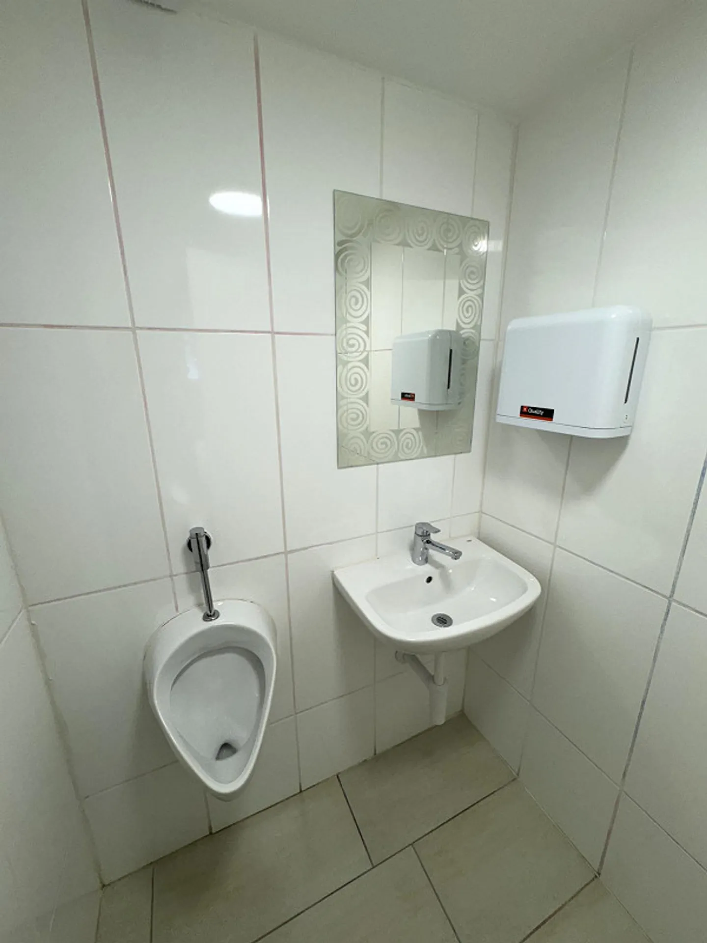 Charming Retail Space in the Old Town - Photo 10 of 10