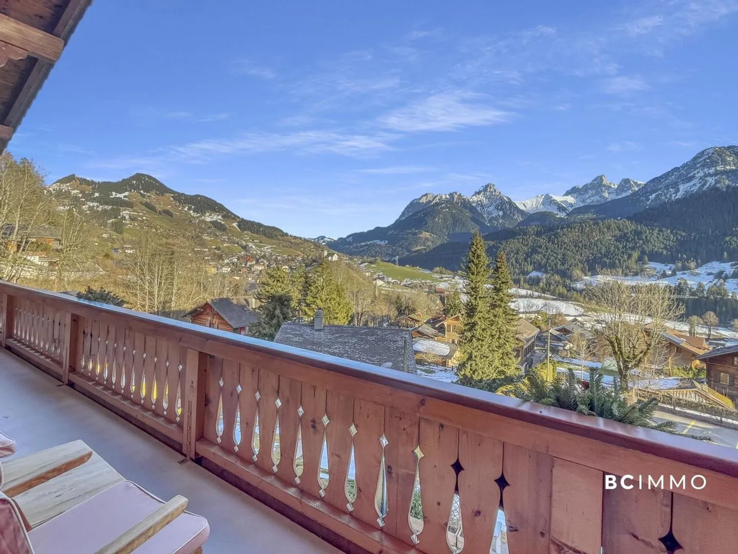 Superbo attico duplex con vista panoramica sul Pays d'Enhaut | Esclusiva BC IMMO - Foto 5 di 12