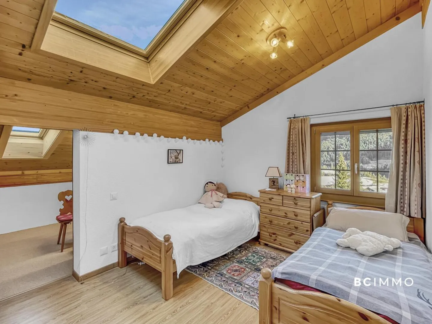 Superbo attico duplex con vista panoramica sul Pays d'Enhaut | Esclusiva BC IMMO - Foto 2 di 12