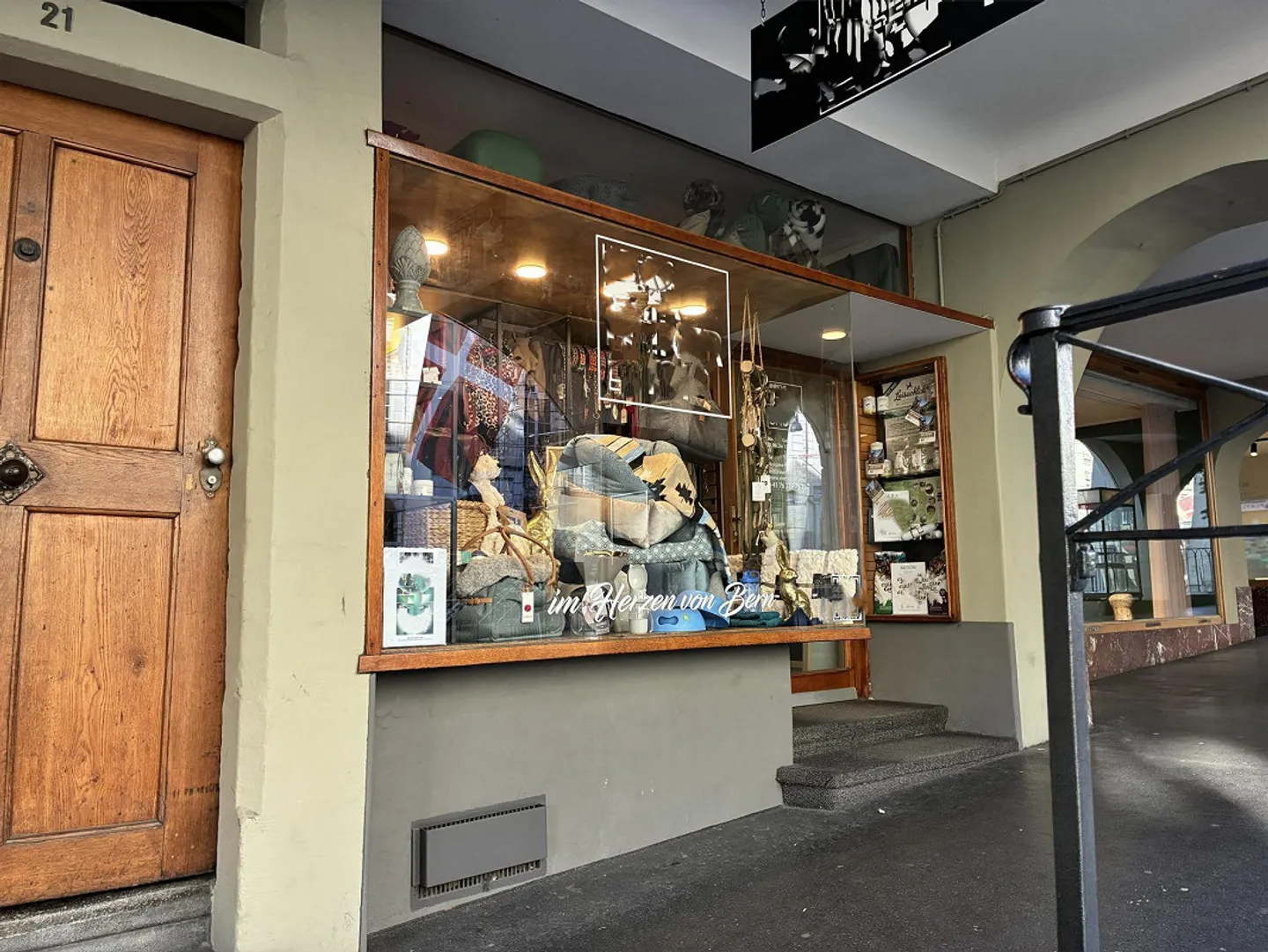 Retail Space/Office/Studio in Historic Building Bern - Photo 2 of 5