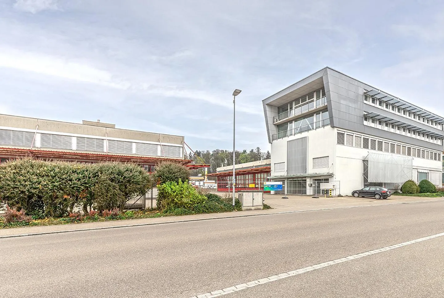 Bureaux / Ateliers temporaires à la Steinackerstrasse 19 à Kloten - Photo 1 sur 2