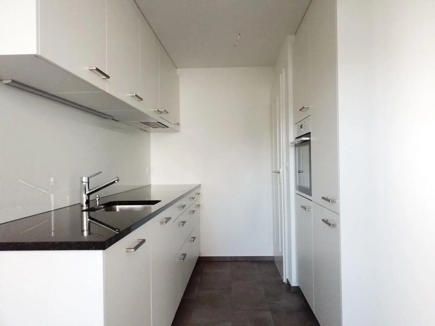 Beautiful 3 1/2-room apartment in Basel - Photo 2 of 8