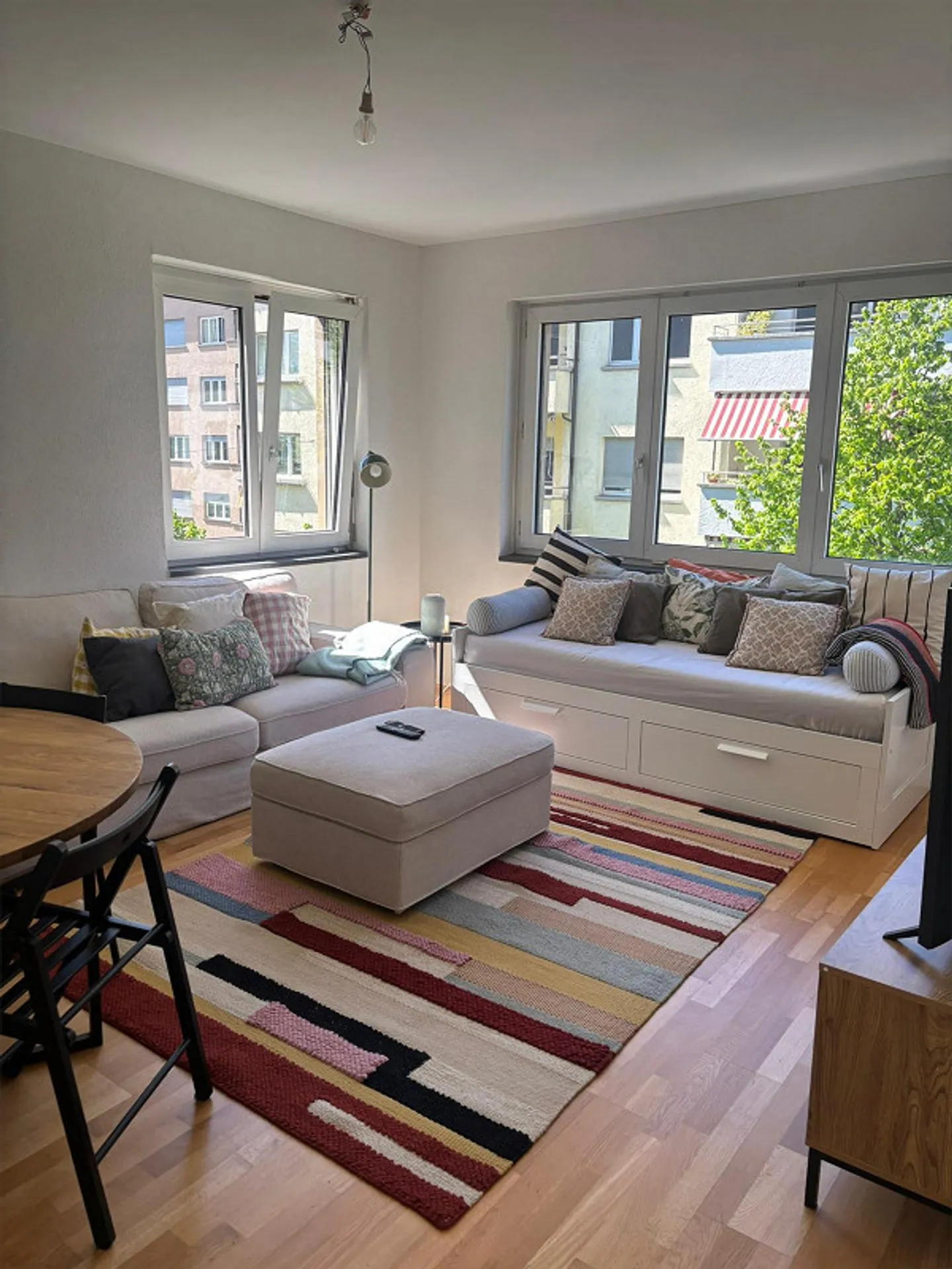 Bright 3.5-Room Apartment in Wiedikon - Photo 2 of 17