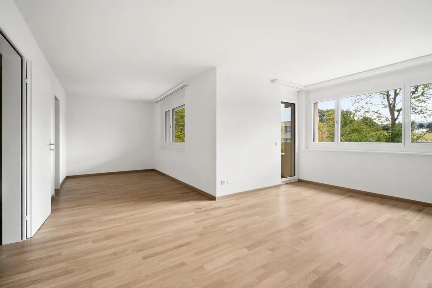 Appartement 4.5 pièces dans un quartier familial - Photo 2 sur 8