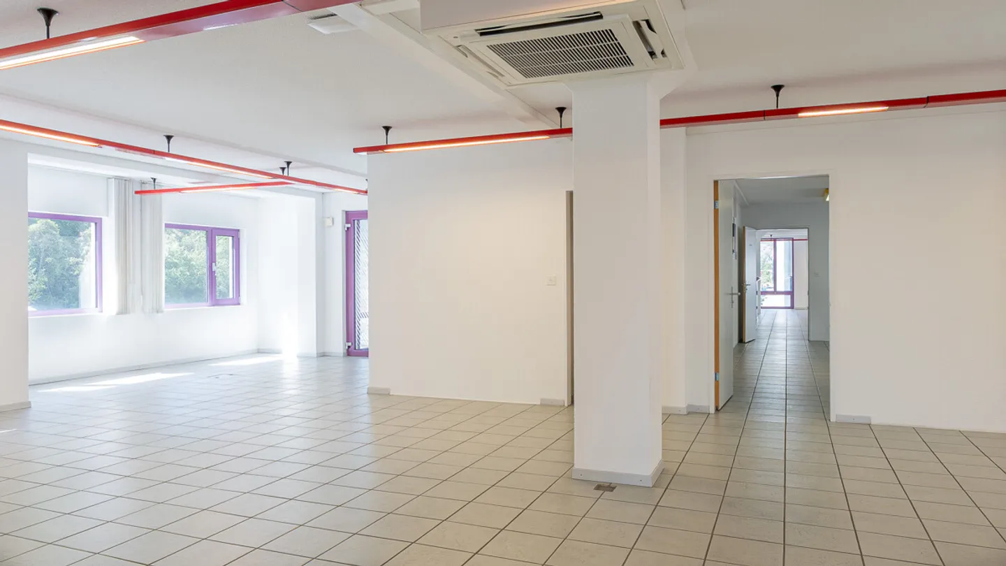 Geräumige Büro- und Werkstattfläche - Foto 8 von 13