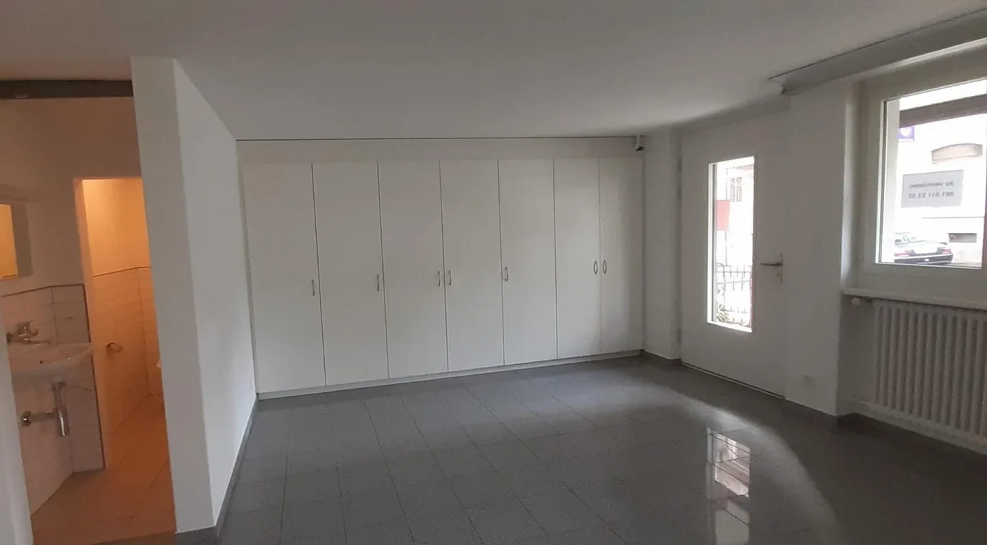 Spazio commerciale 25 m2 - Foto 5 di 7