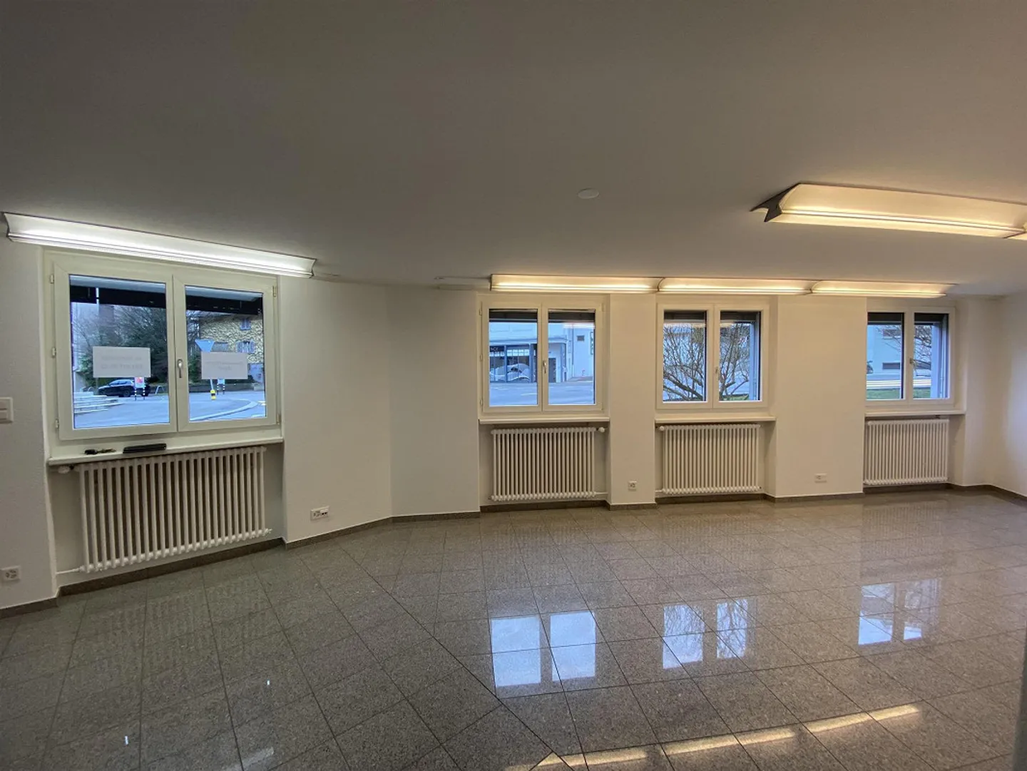 Spazio commerciale 25 m2 - Foto 6 di 7