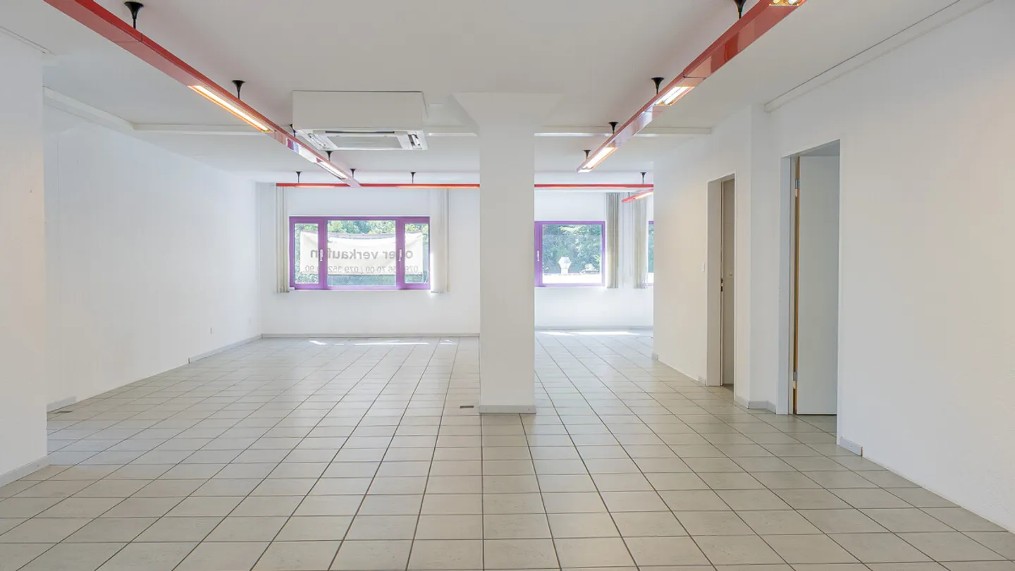 Geräumige Büro- und Werkstattfläche - Foto 9 von 13