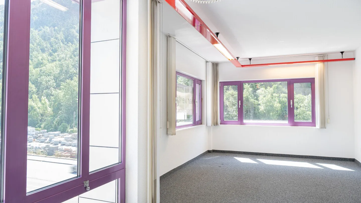 Geräumige Büro- und Werkstattfläche - Foto 12 von 13