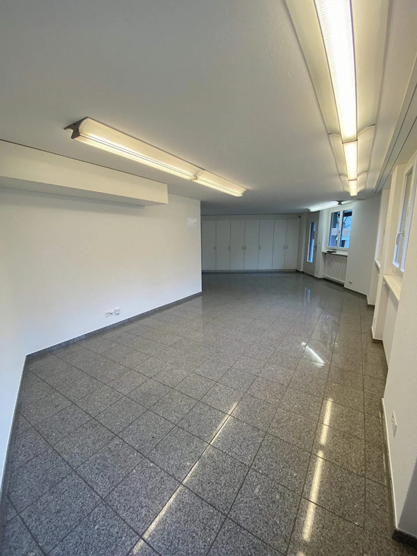 Spazio commerciale 25 m2 - Foto 4 di 7