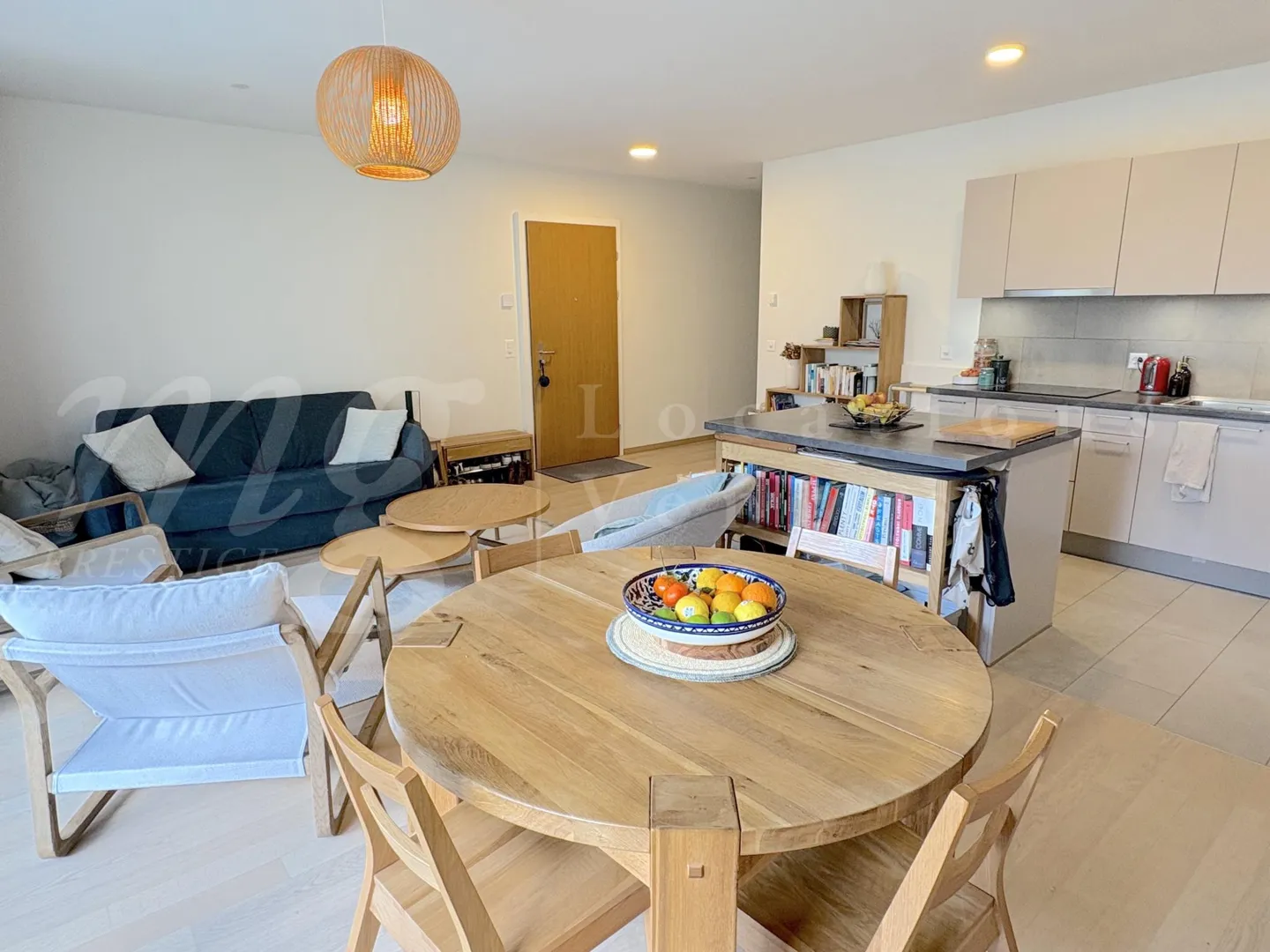 Charming Apartment with Terrace - Photo 4 of 13