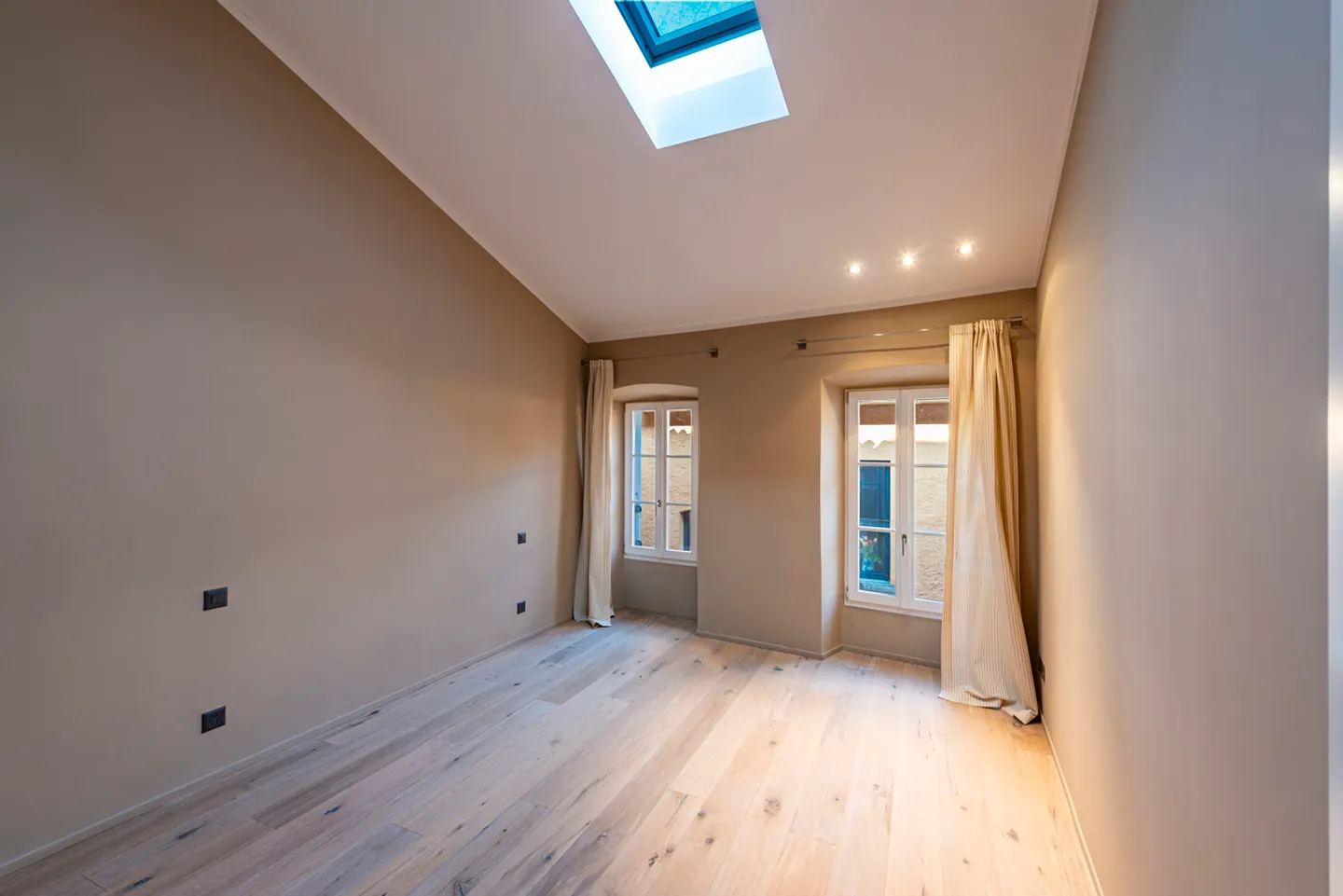 Historic Duplex Apartment - Photo 21 of 21