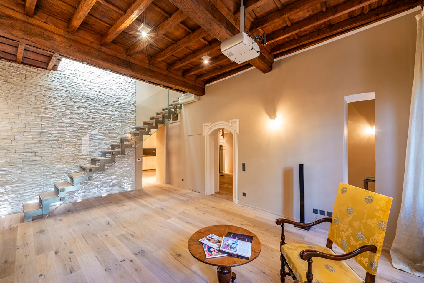 Historic Duplex Apartment - Photo 10 of 21