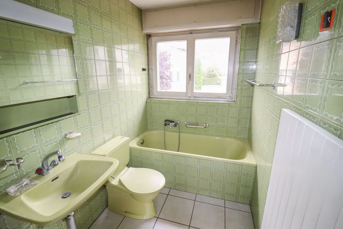 5.5 Room Single Family Home with Large Conservatory and Terrace with Interesting Development Potential - Photo 10 of 15