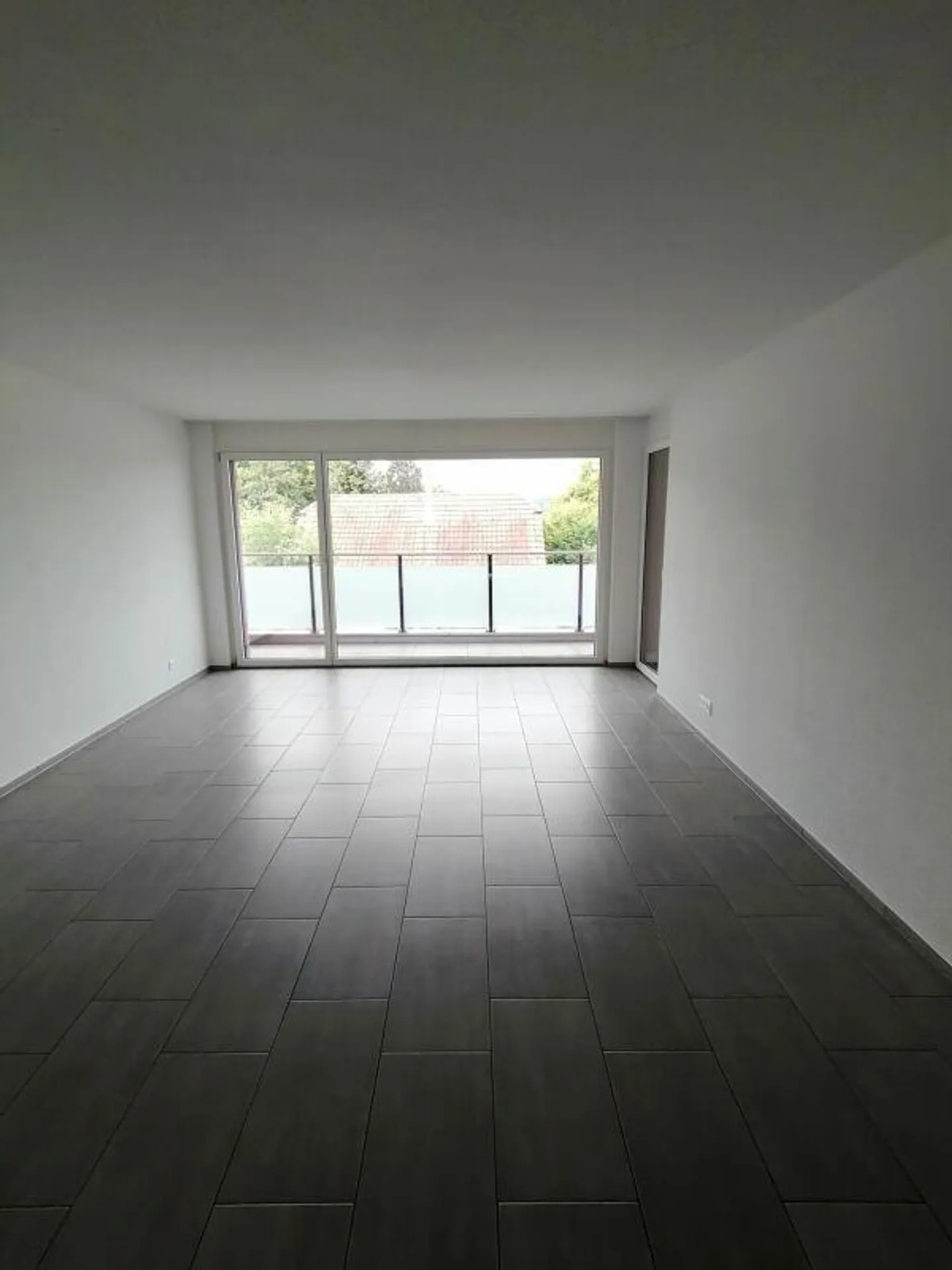 Centrally located & modern 3.5-room apartment - Photo 5 of 12