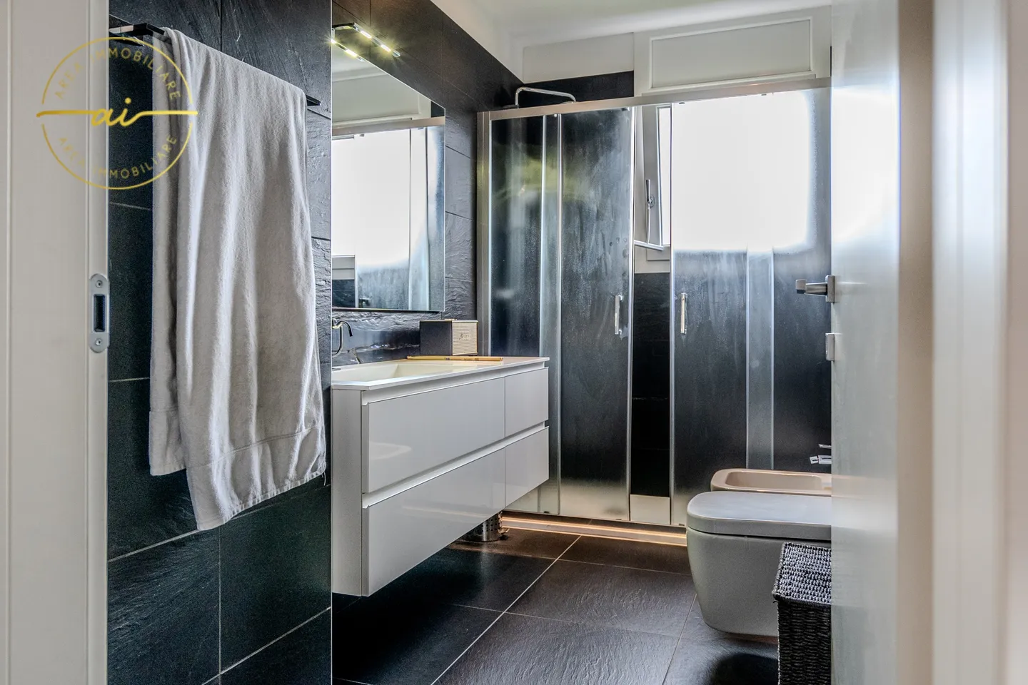 MODERN APARTMENT 5.5 ROOMS WITH GARDEN IN BELLINZONA - Photo 12 of 13