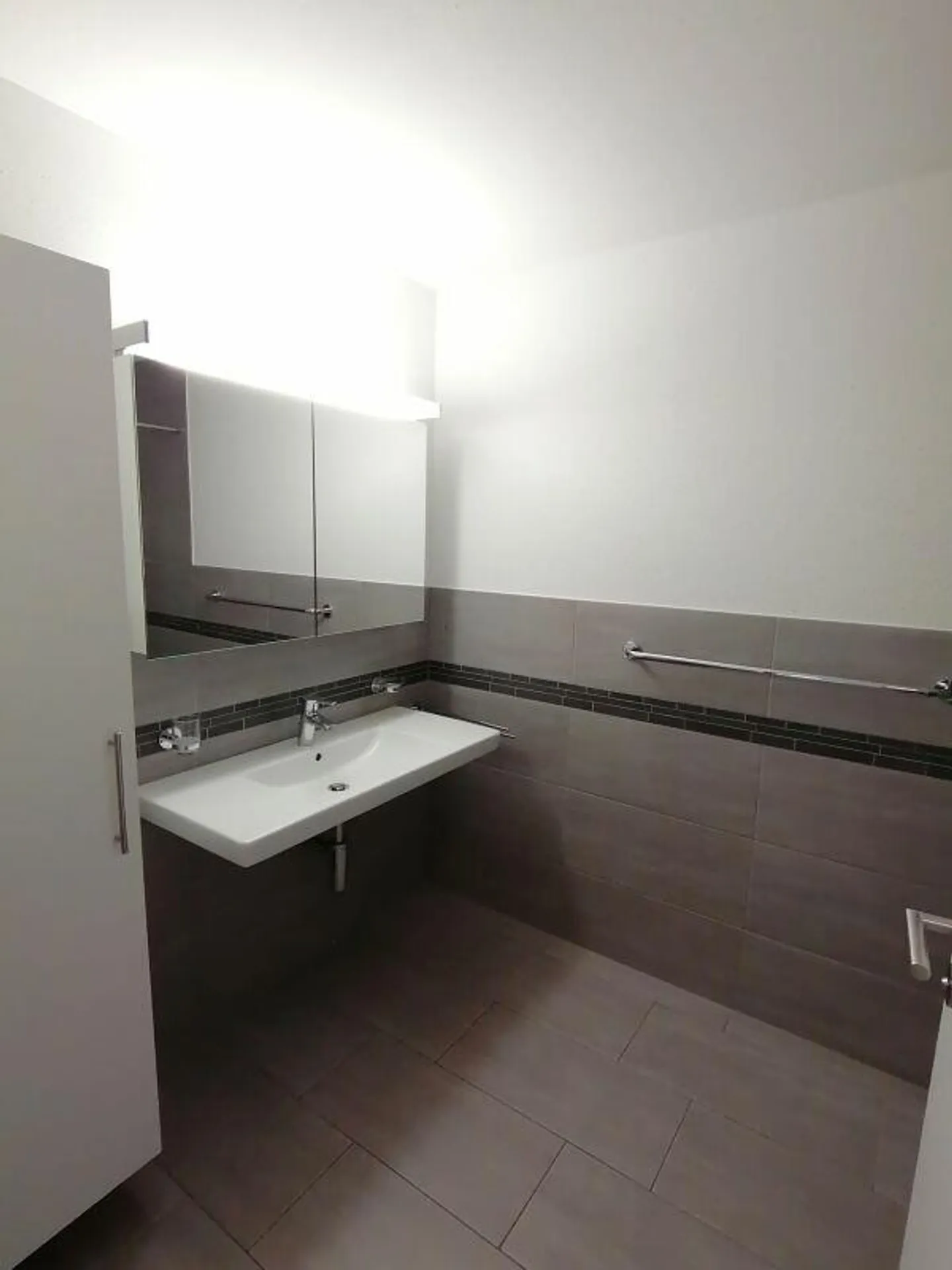Centrally located & modern 3.5-room apartment - Photo 7 of 12