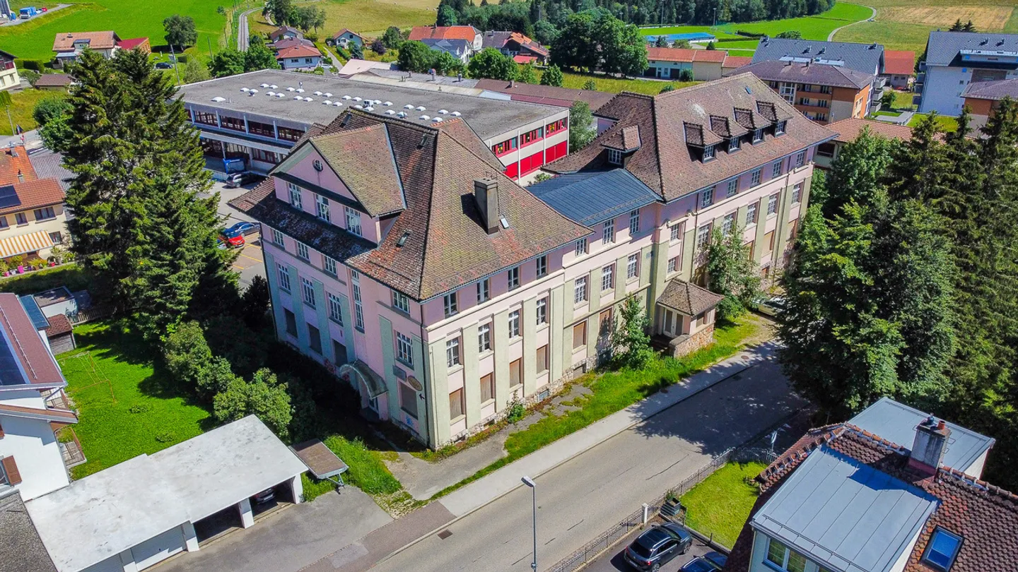 Edificio ad uso misto in affitto - Foto 1 di 24