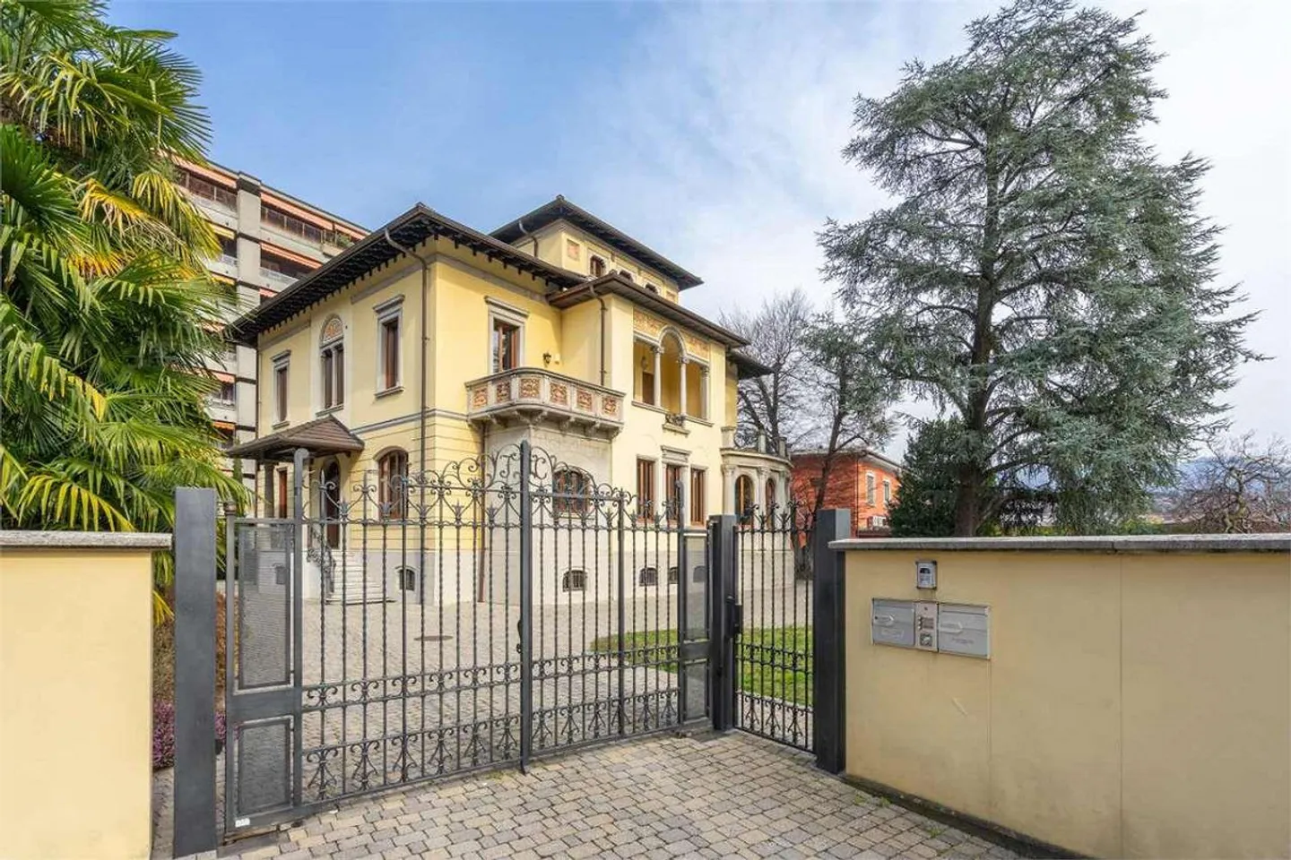Villa prestigiosa in stile Liberty - Foto 1 di 13