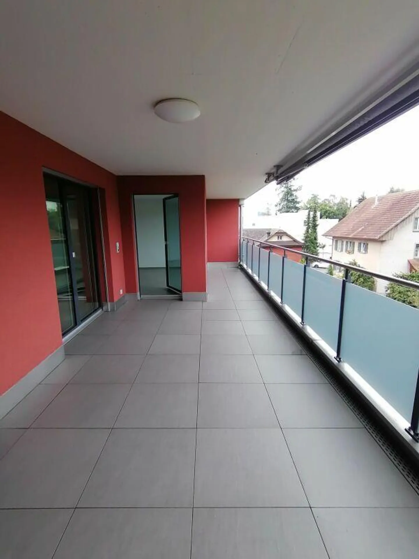 Centrally located & modern 3.5-room apartment - Photo 11 of 12