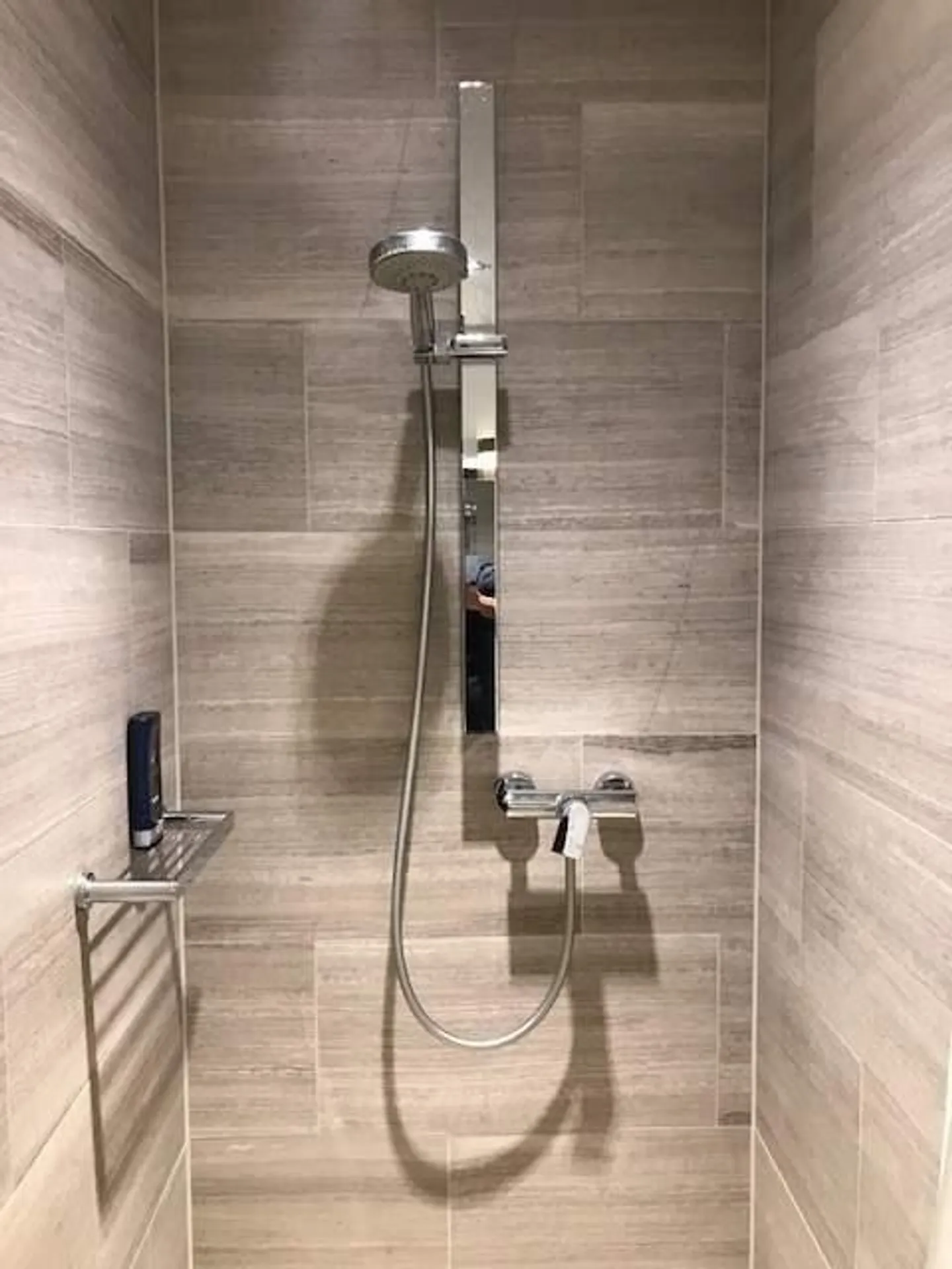 Stylish apartment on the 16th floor of the Limmat Tower with breathtaking views - Photo 5 of 8