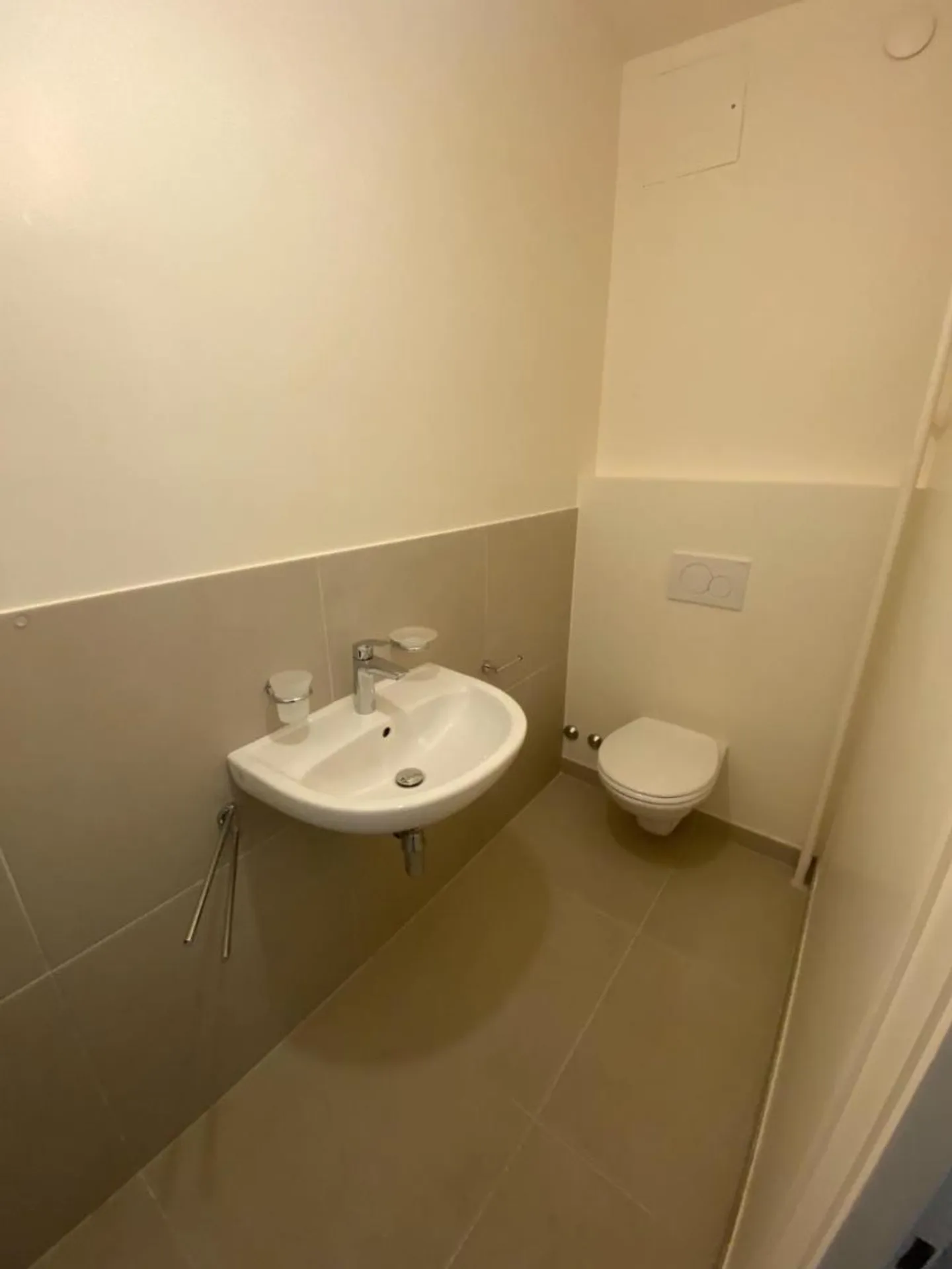 Schöne 5-Zimmer-Wohnung mit Schwimmbad - Foto 4 von 7