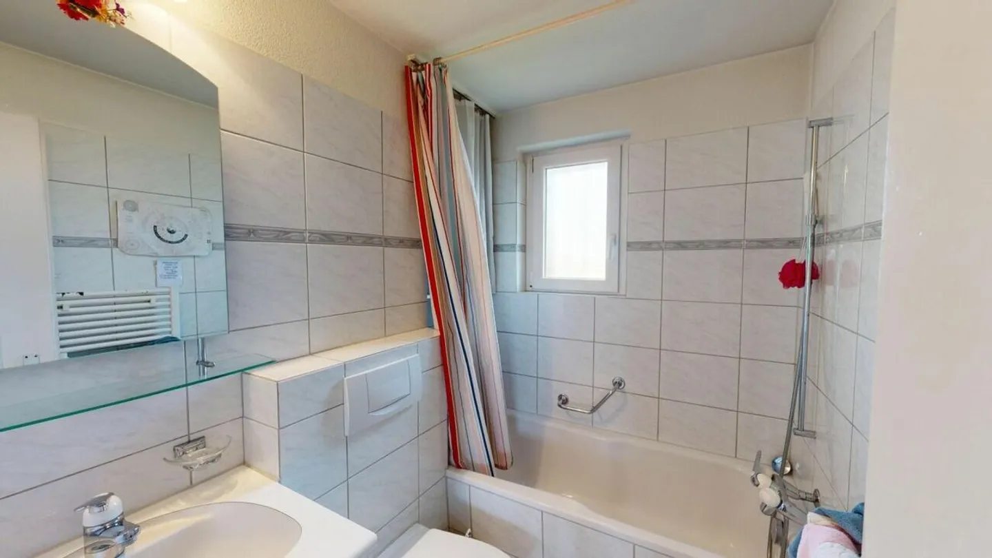 2-Familienhaus mit Potenzial an attraktiver Lage in Wettingen - Foto 11 von 16