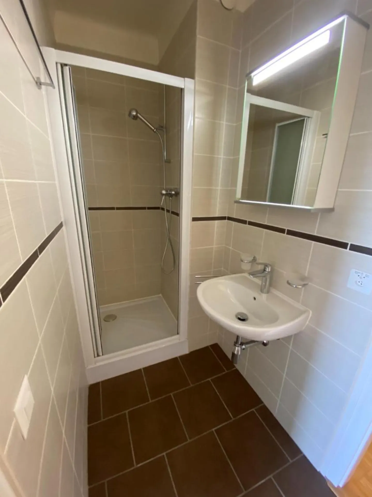 Schöne 5-Zimmer-Wohnung mit Schwimmbad - Foto 6 von 7