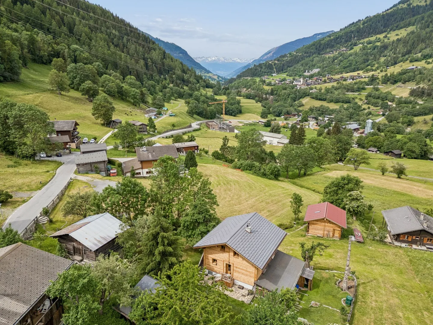 Vivre et Louer : Charmant Chalet de 4.5 Pièces avec Appartement de 2.5 Pièces - Photo 4 sur 14