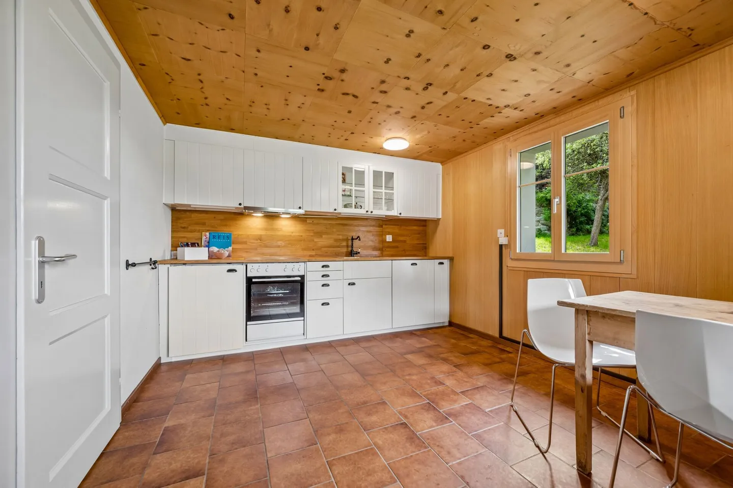 Vivre et Louer : Charmant Chalet de 4.5 Pièces avec Appartement de 2.5 Pièces - Photo 5 sur 14