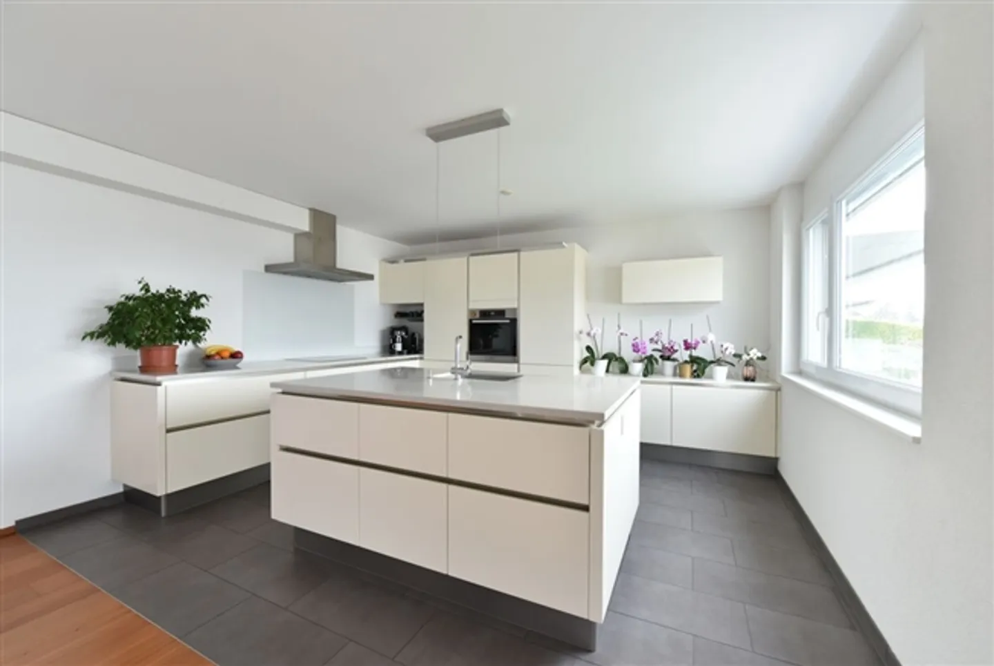 «Helle Luxuswohnung in Cortaillod» - Foto 3 von 9