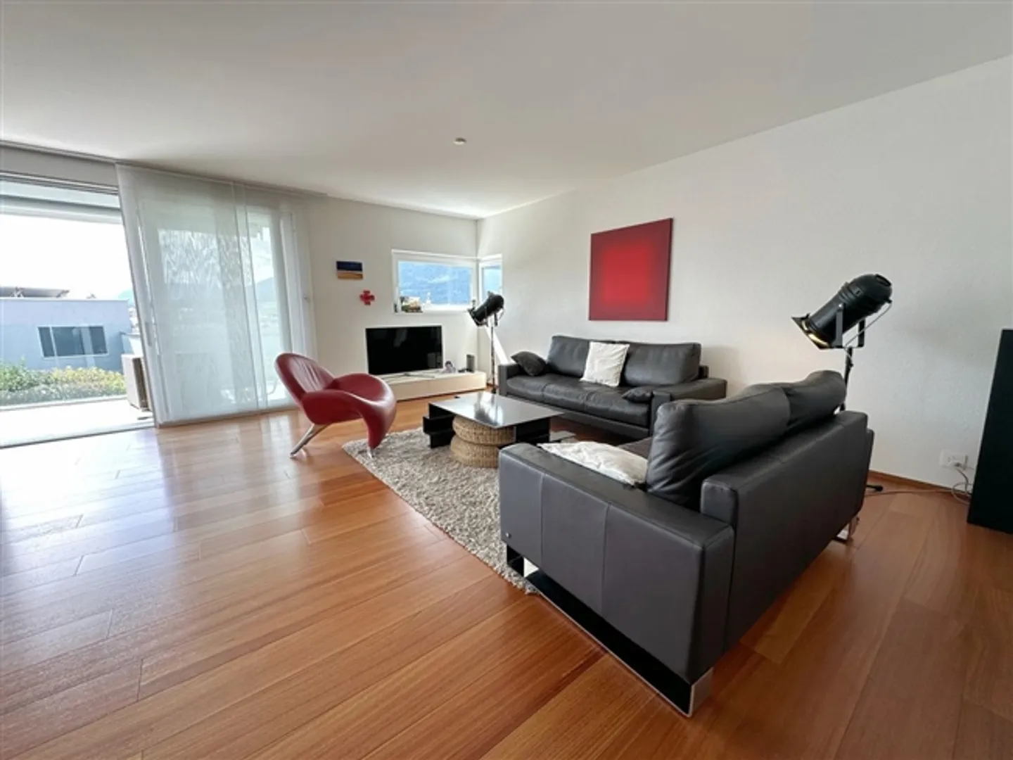 «Helle Luxuswohnung in Cortaillod» - Foto 2 von 9