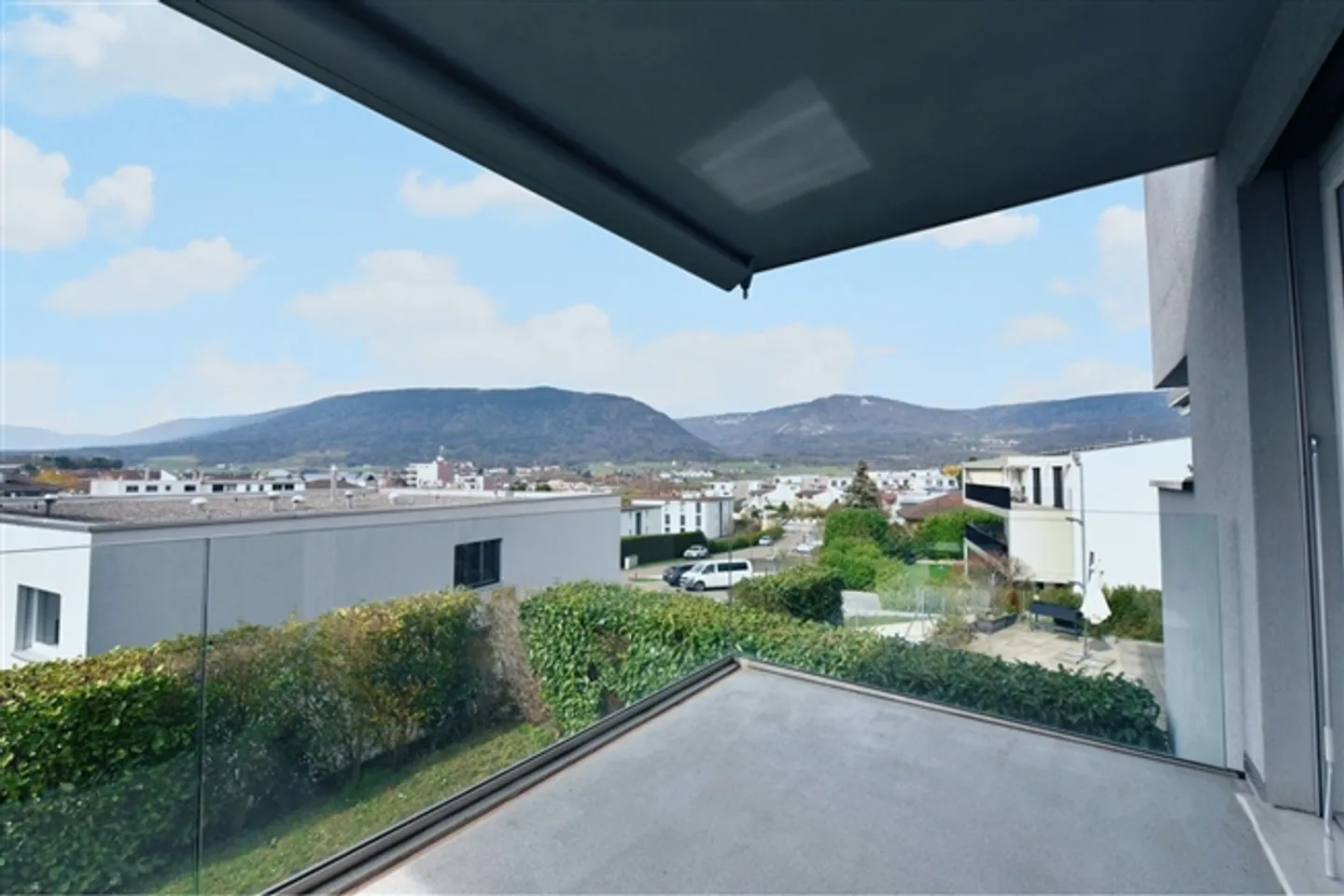 «Helle Luxuswohnung in Cortaillod» - Foto 4 von 9