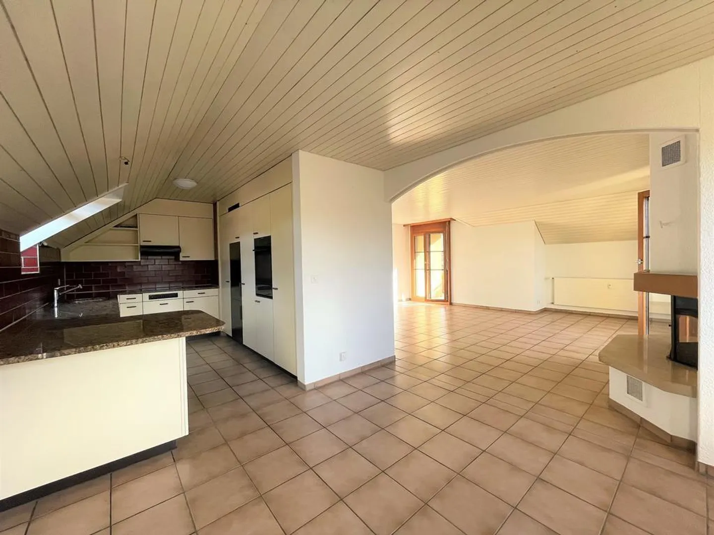 ATTIC APARTMENT WITH COMFORT - Photo 2 of 6