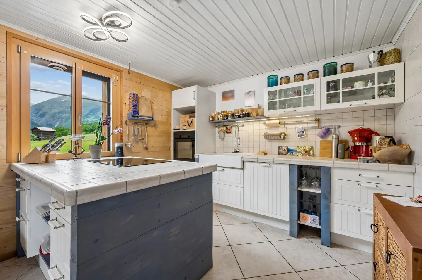 Vivre et Louer : Charmant Chalet de 4.5 Pièces avec Appartement de 2.5 Pièces - Photo 7 sur 14
